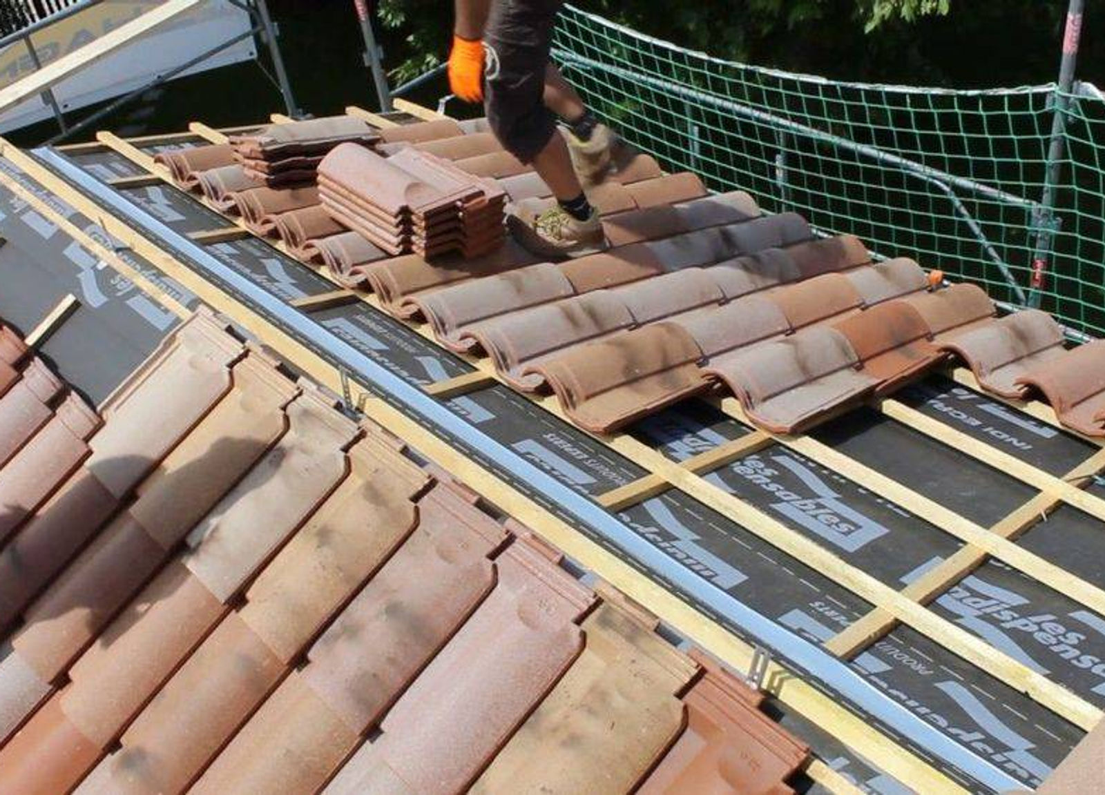Chantier sécurisé par filet de protection — chantier Artisan Janselme près de Le Cannet