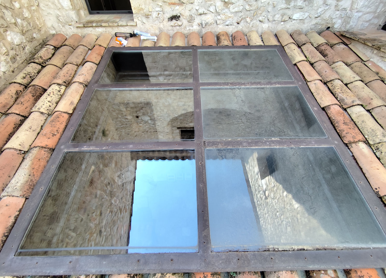 Verrière et fenêtres de toit — chantier Artisan Janselme près de Biot